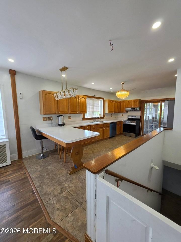 9 Berg Ave - Photo 4 of 14