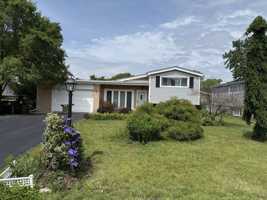 featured image of 212 Valerie Ct