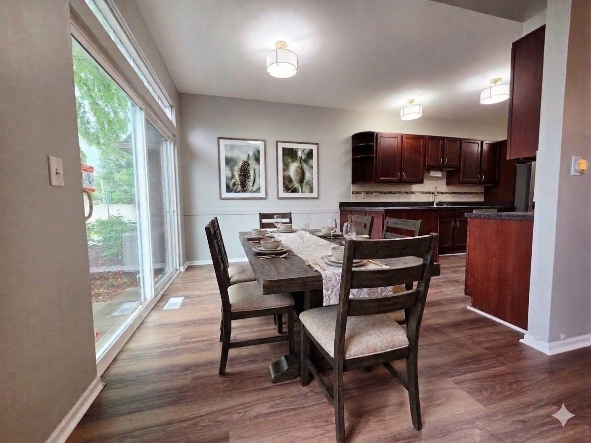 1605 Windward Ct - Photo 4 of 17