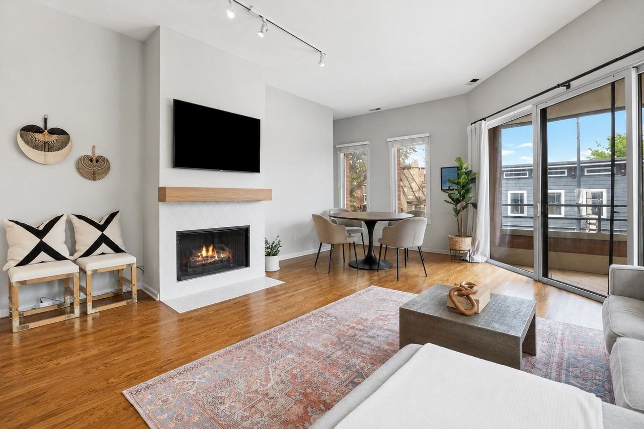 1955 N Leavitt St #2B - Photo 7 of 27