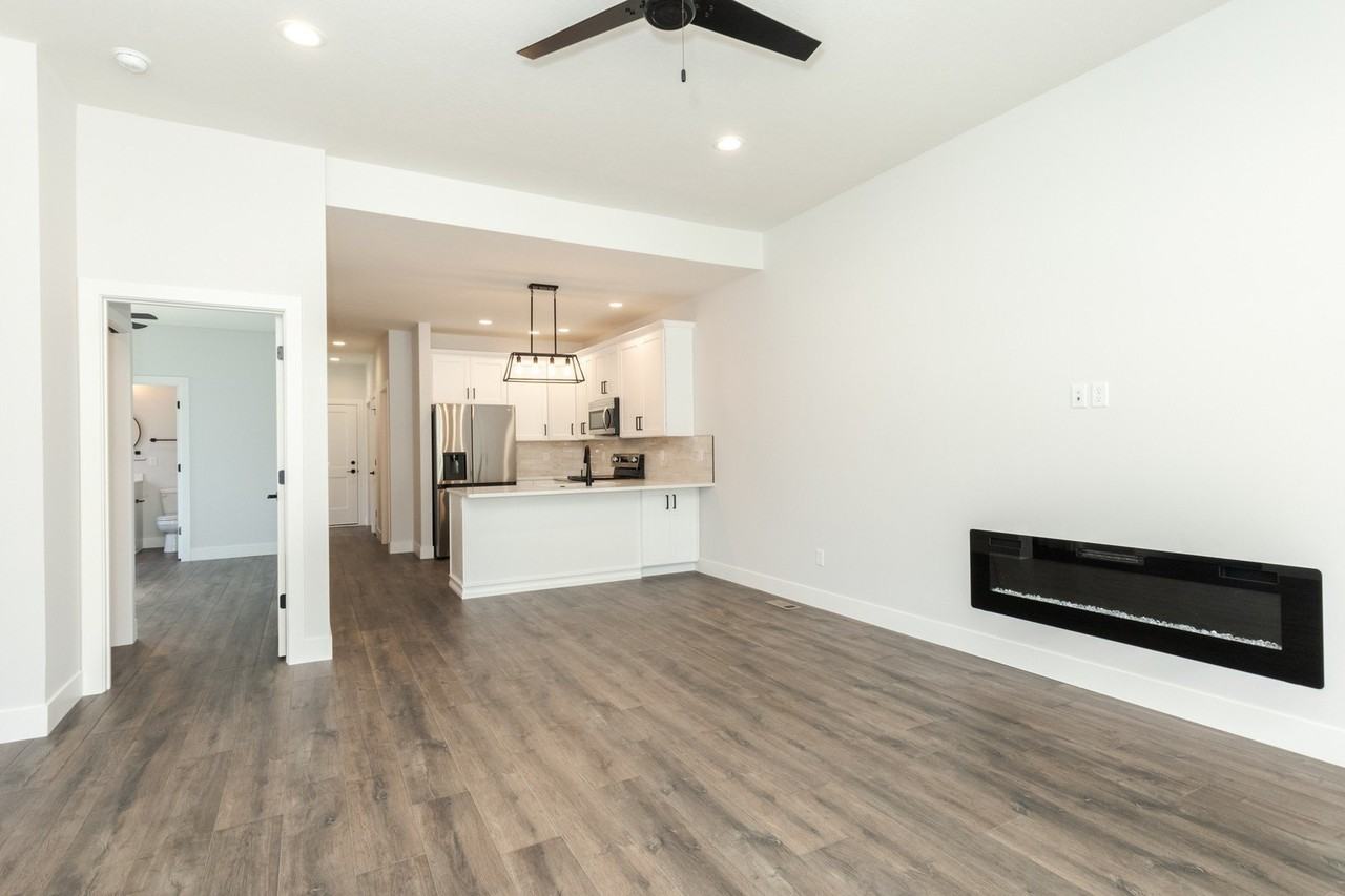 1613 Belclare Rd - Photo 5 of 38