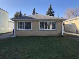 featured image of 1674 Maple St