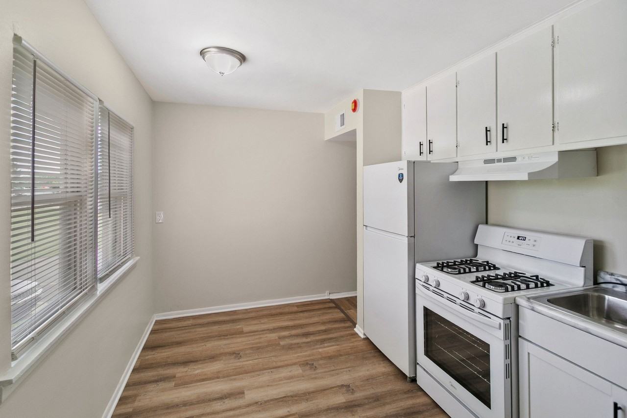 991 Tollview Ave #10 - Photo 3 of 14