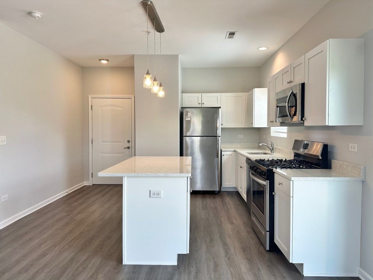 853 E Main St #2F - Photo 3 of 15