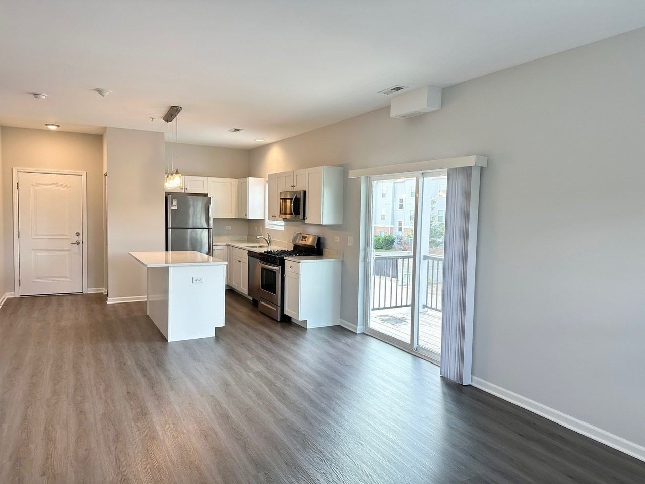 853 E Main St #2F - Photo 4 of 15