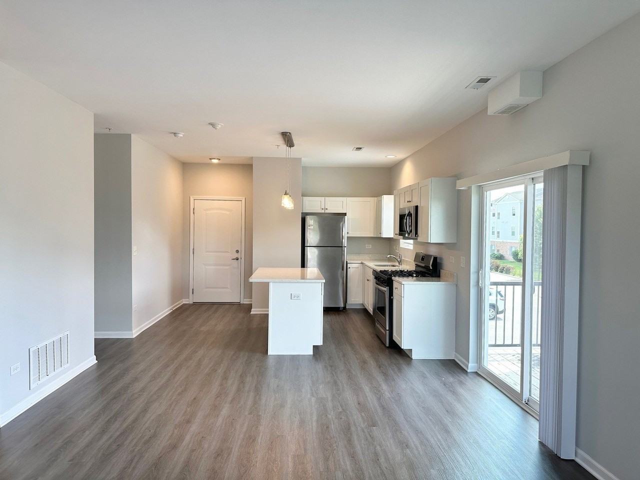 853 E Main St #2F - Photo 6 of 15