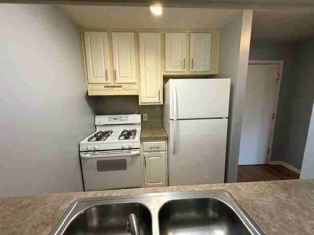 1905 Tall Oaks Dr #1606 - Photo 3 of 8