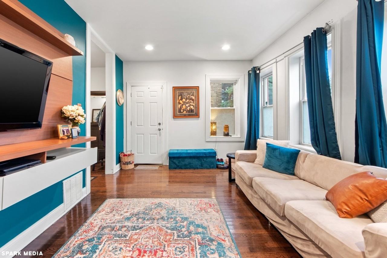 1621 N Mcvicker Ave #1 - Photo 4 of 22