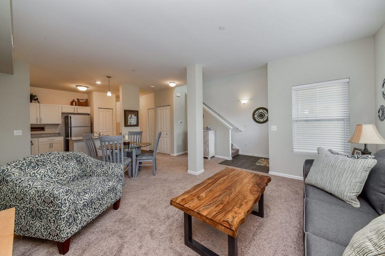 1026 Kilbery Ln - Photo 5 of 21