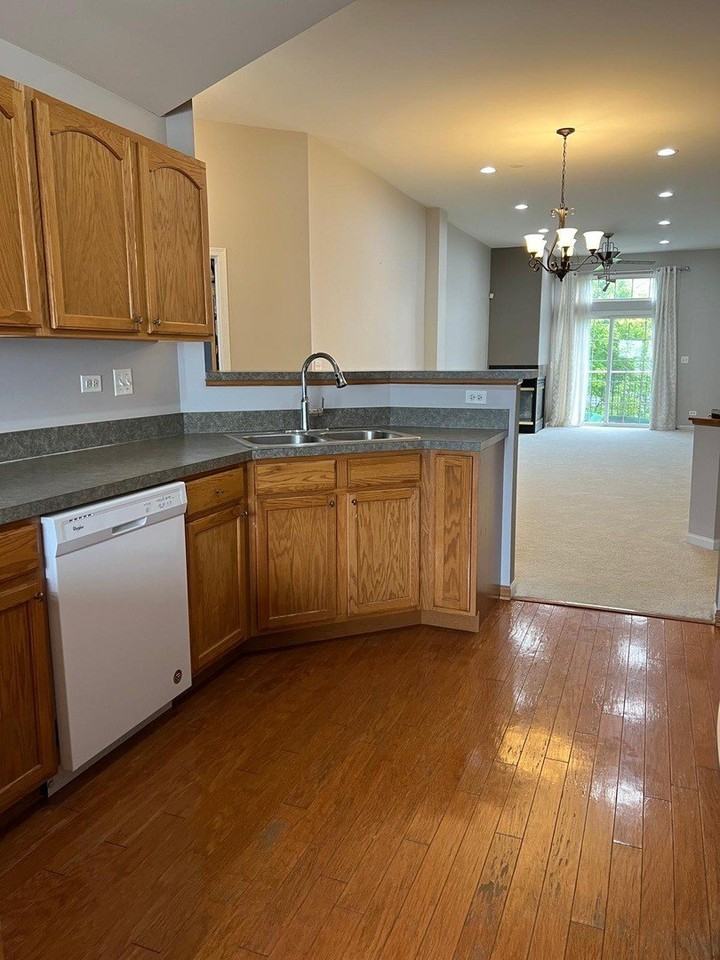 2210 Scott Ln - Photo 4 of 14