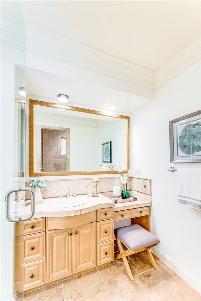38 Woodcrest - Photo 4 of 48