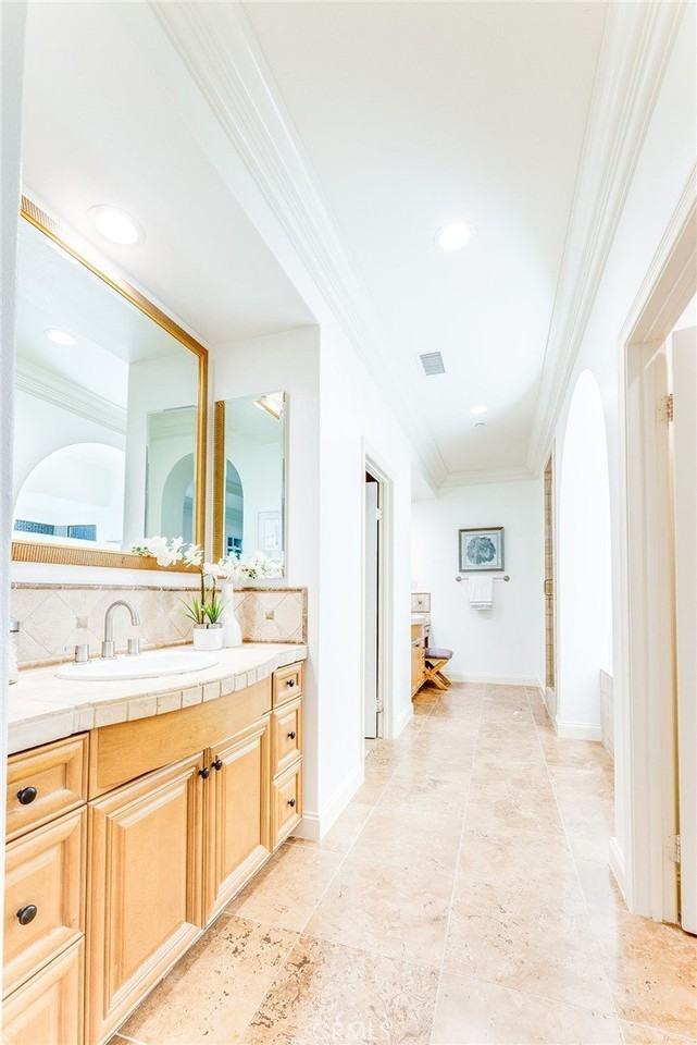 38 Woodcrest - Photo 6 of 48