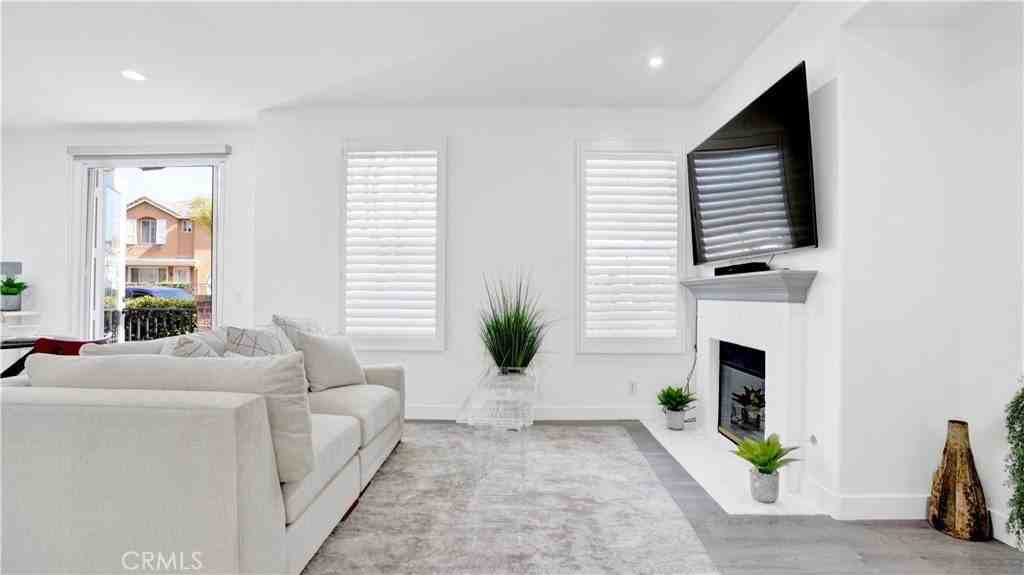 28 Albany St - Photo 5 of 29
