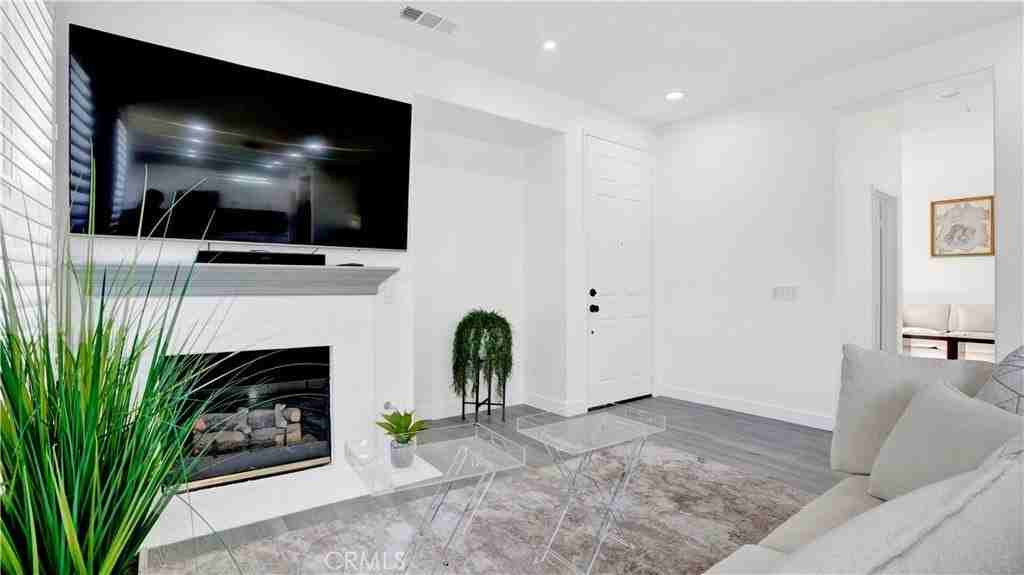 28 Albany St - Photo 6 of 29