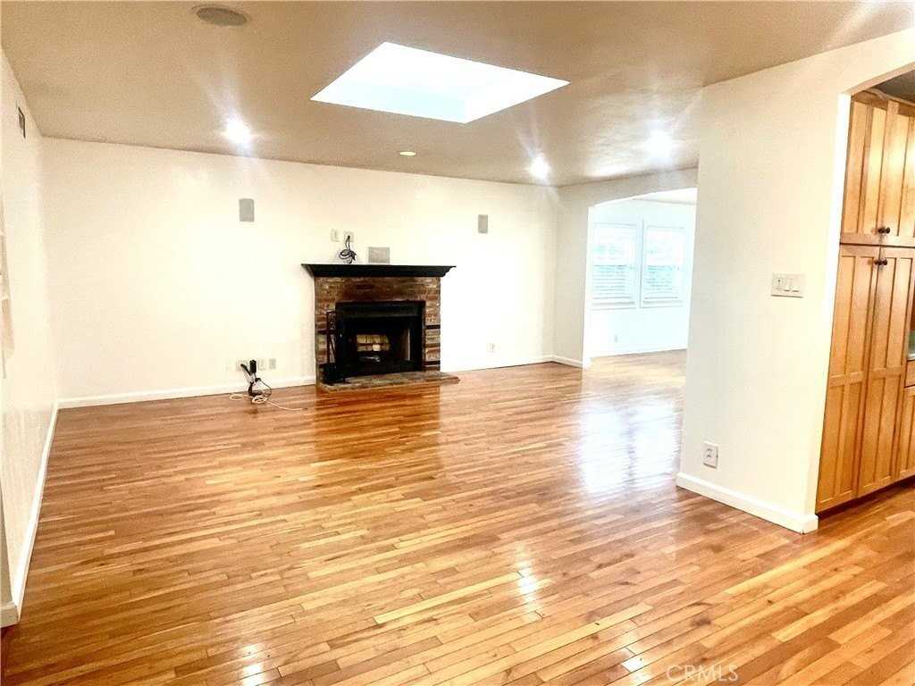 5702 Cynthia Ln - Photo 3 of 15