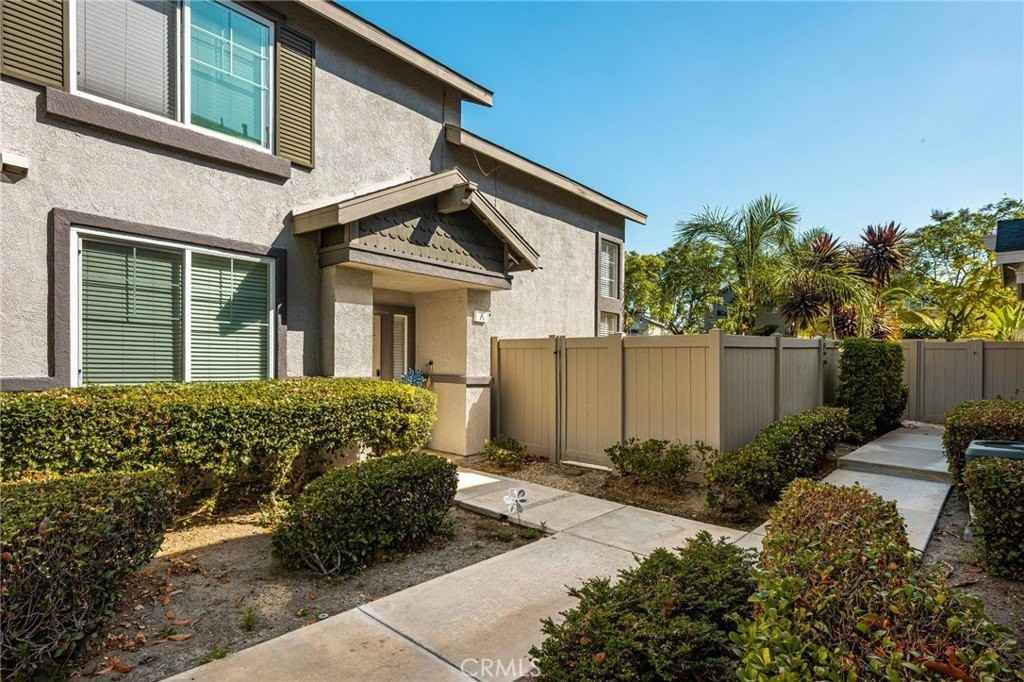 3441 E Berkshire Ct - Photo 3 of 49