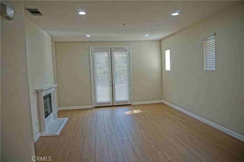 1372 Mc Fadden Dr - Photo 6 of 21