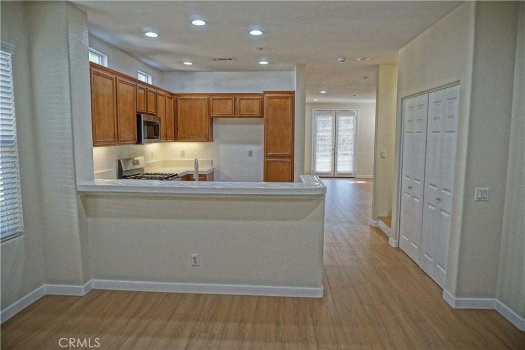 1372 Mc Fadden Dr - Photo 7 of 21