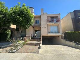featured image of 13508 Moorpark St #2