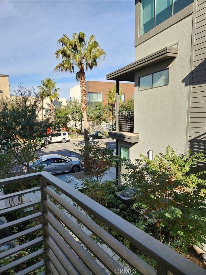 9618 Nova Pl - Photo 4 of 10