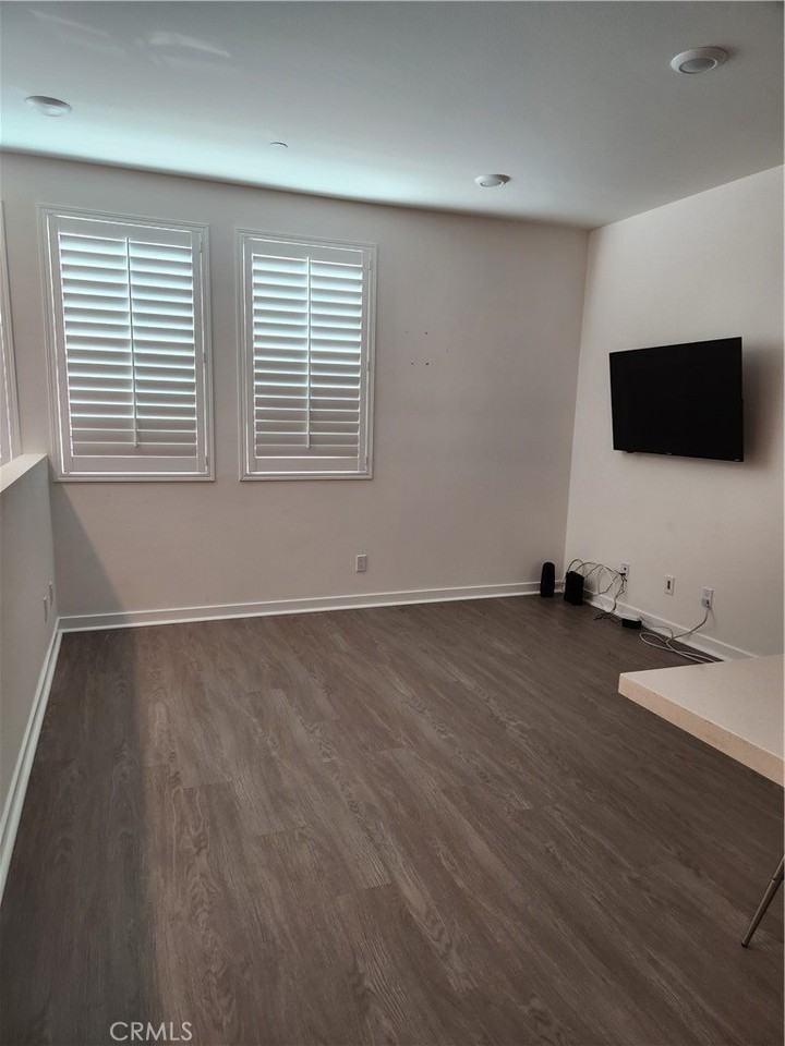 9618 Nova Pl - Photo 5 of 10