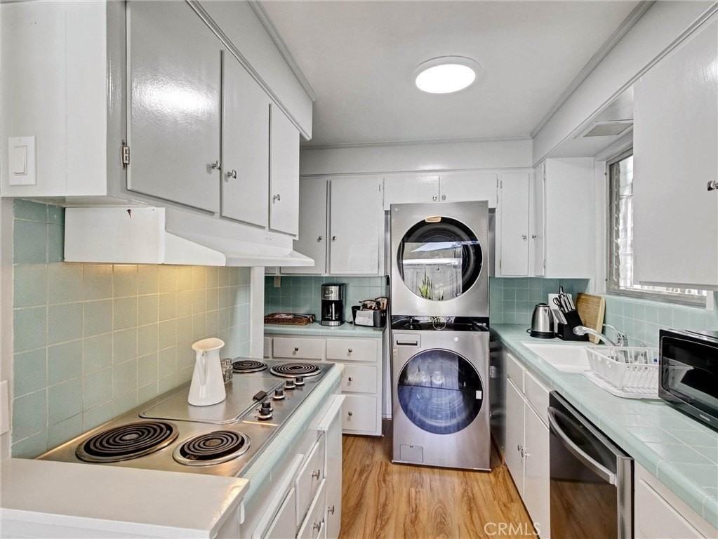 4268 Troost Ave - Photo 7 of 32