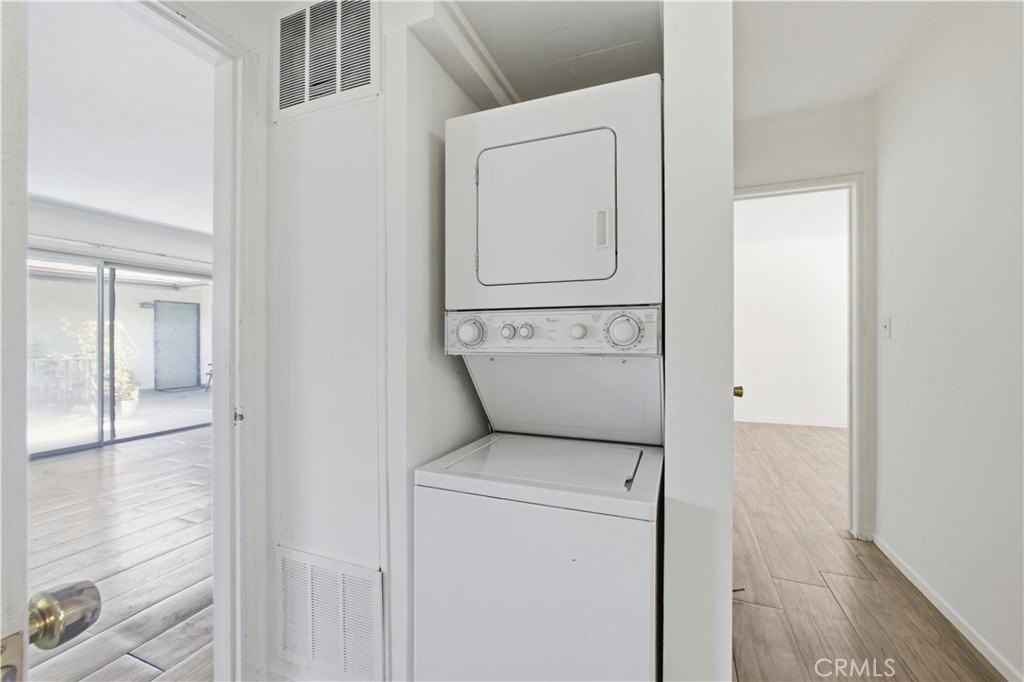 5168 Yarmouth Ave #16 - Photo 2 of 17