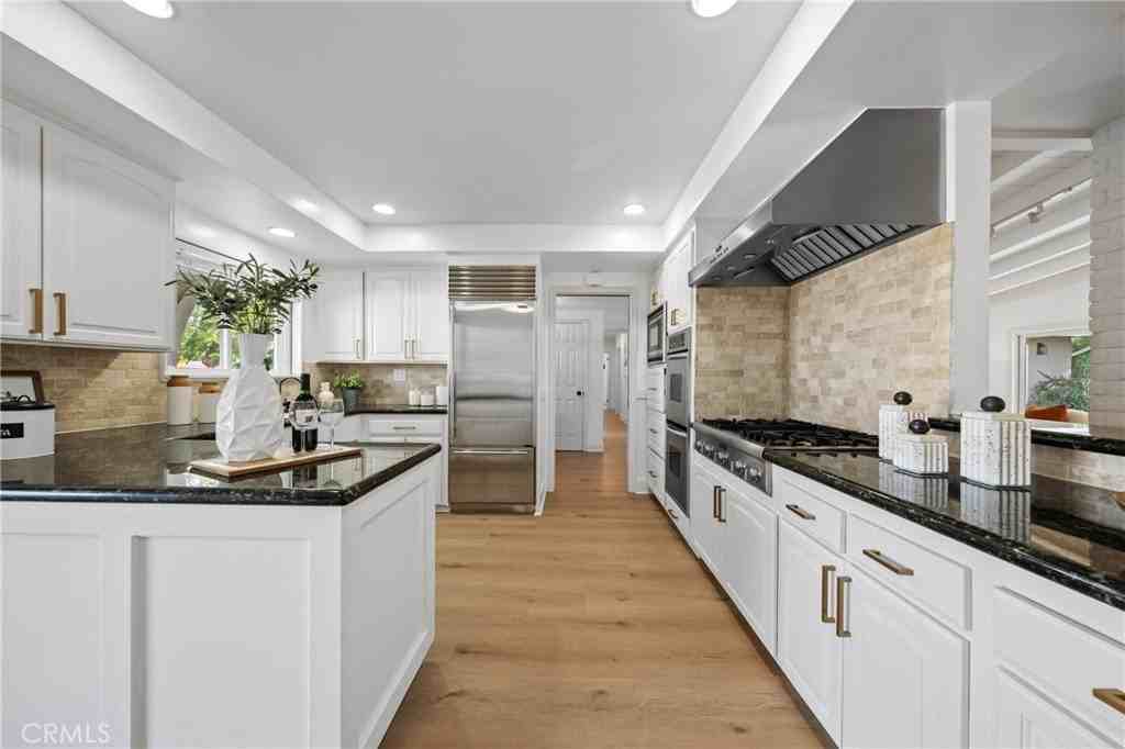 23000 Brenford St - Photo 7 of 35