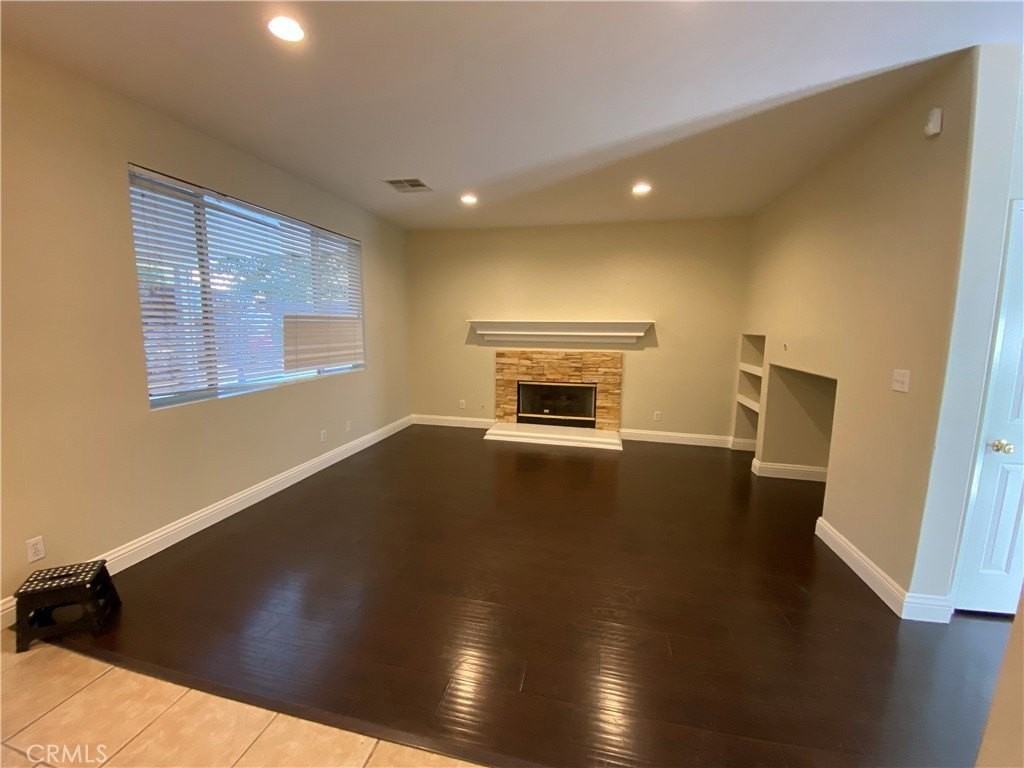 8210 Quakertown Ave - Photo 4 of 25