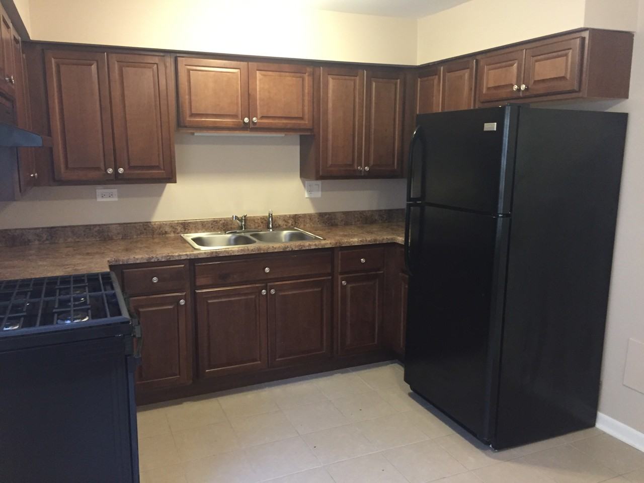 918 Parkwood Dr Apt 1w #1W - Photo 6 of 17