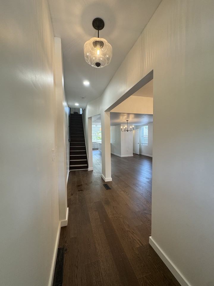 510 Winfield St #1 - Photo 3 of 48