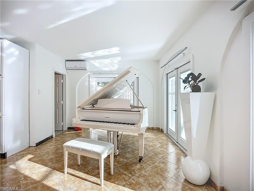 10242 Vanderbilt Dr - Photo 4 of 7