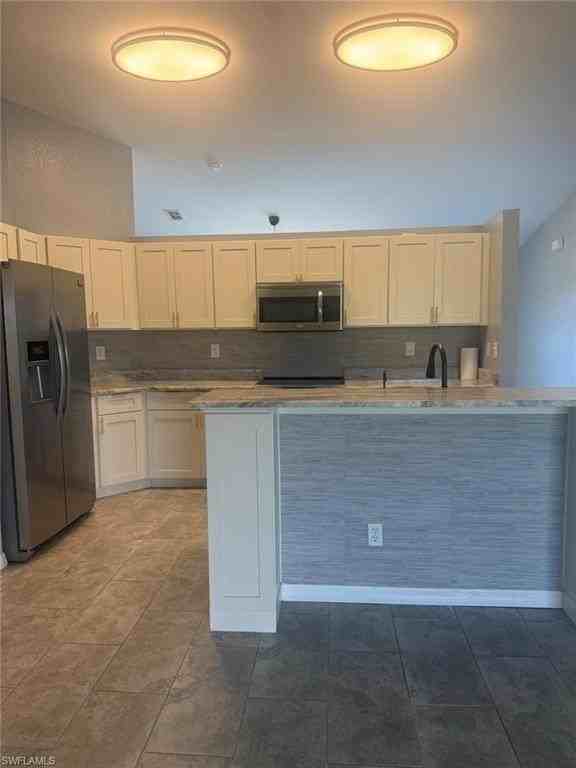 1917 Nw 12th Ave - Photo 3 of 19