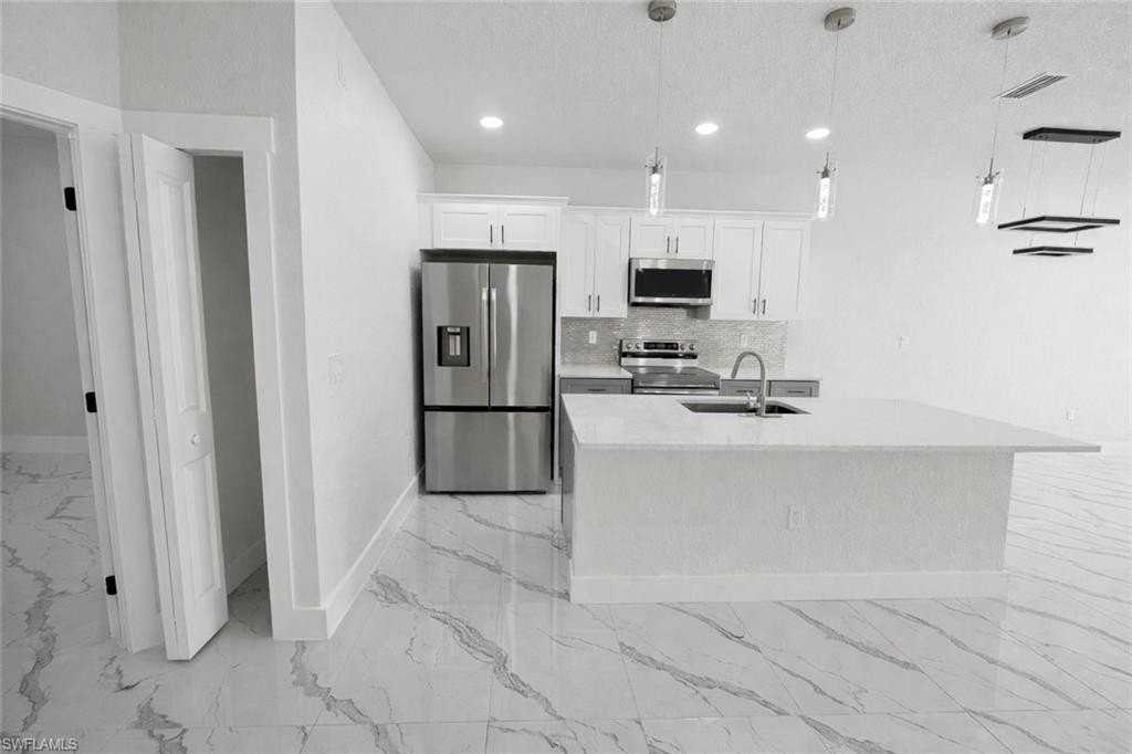 4822 24th St Sw - Photo 6 of 30