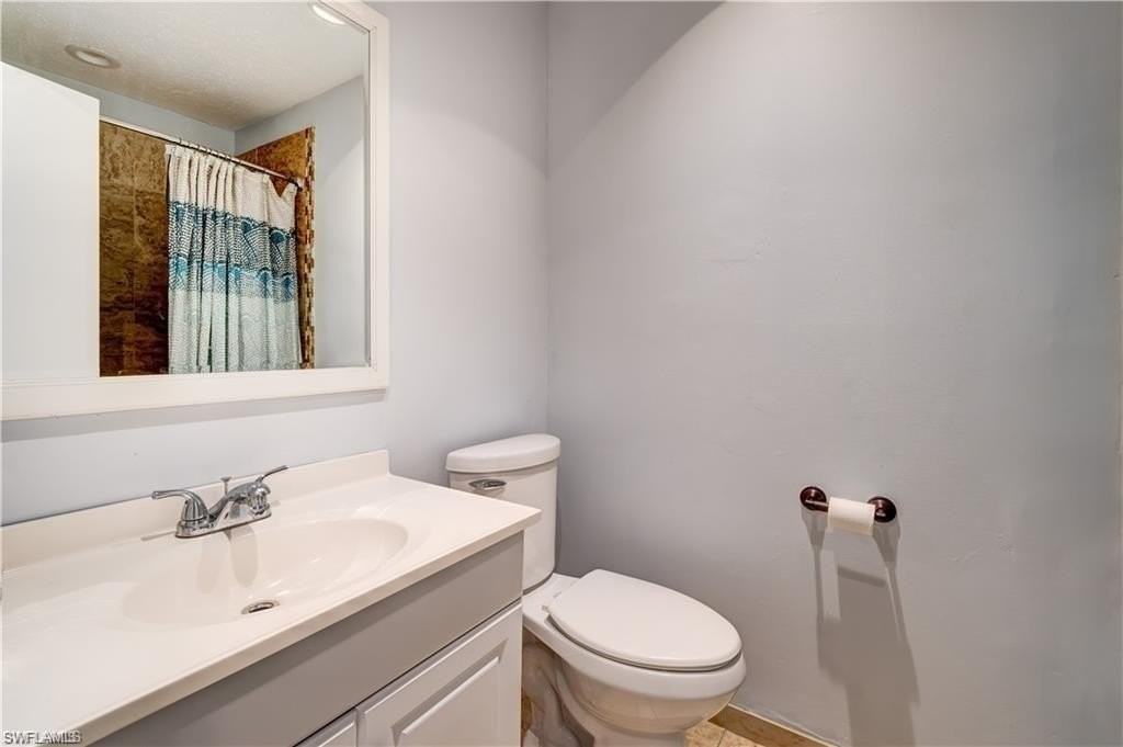 551 Golden Gate Blvd W - Photo 5 of 11
