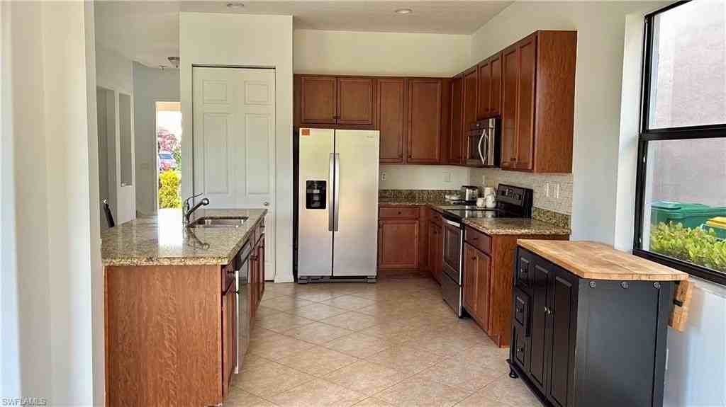 5077 Beckton Rd - Photo 3 of 17