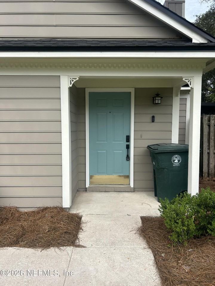 2443 Footbridge Ln - Photo 6 of 16
