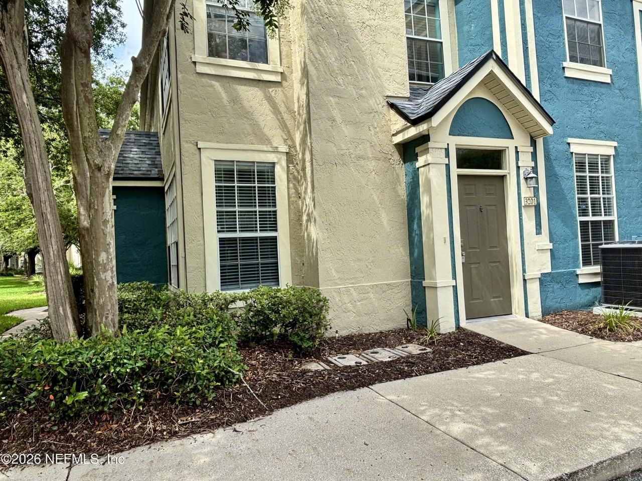 13703 Richmond Park Dr N #3201 - Photo 3 of 18