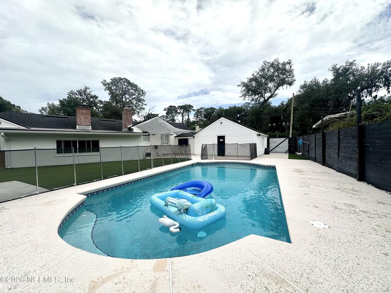 5951 Clifton Ave - Photo 3 of 37