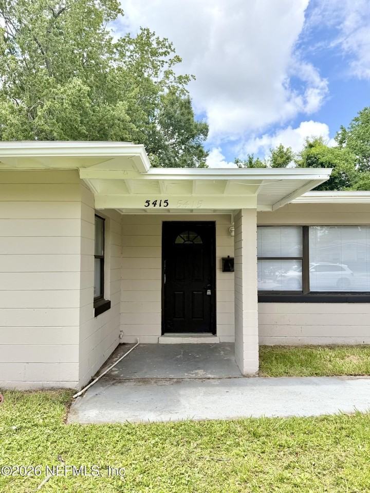 5415 Lori Dr S - Photo 2 of 25