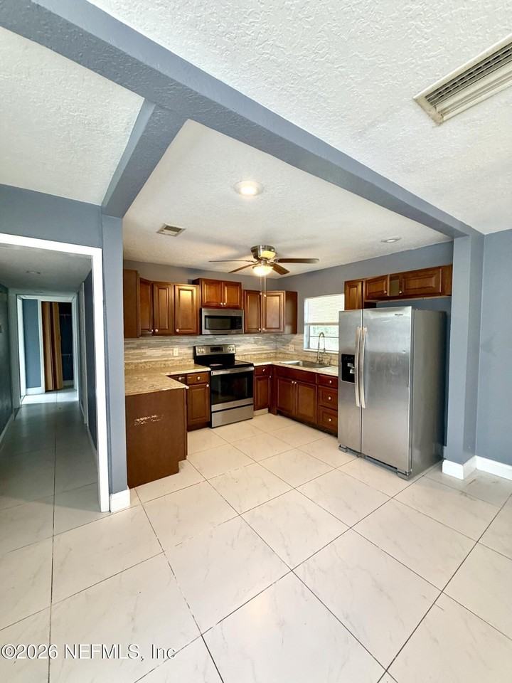 5415 Lori Dr S - Photo 3 of 25