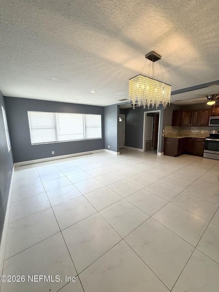5415 Lori Dr S - Photo 5 of 25