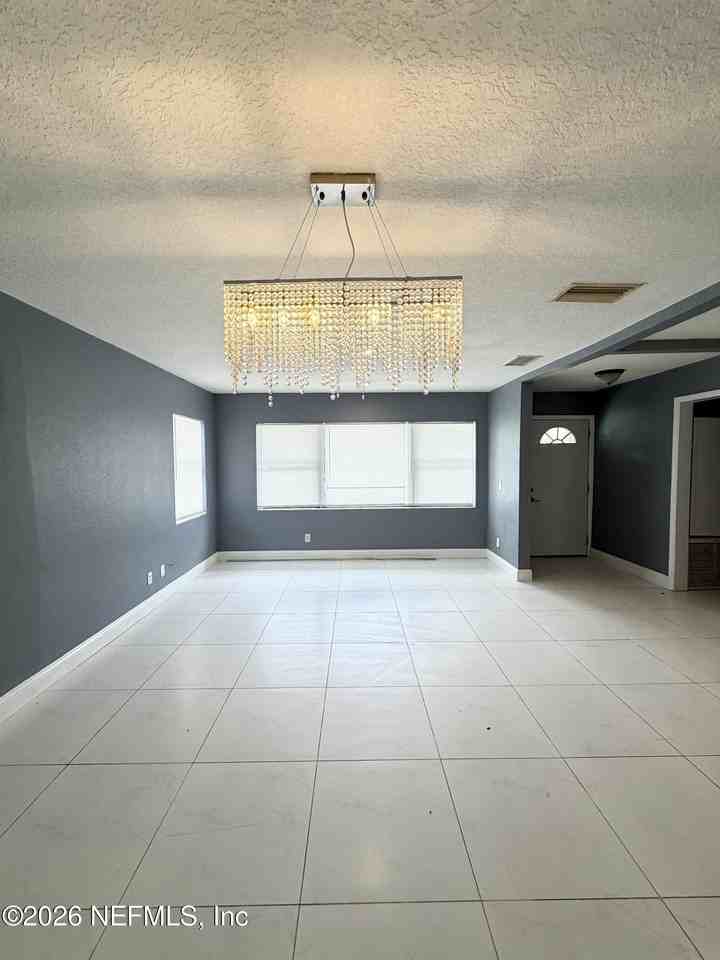 5415 Lori Dr S - Photo 6 of 25