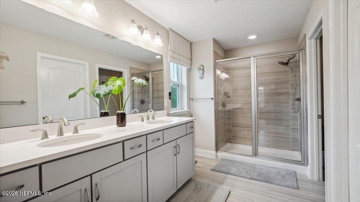 1120 Persimmon Dr - Photo 7 of 37