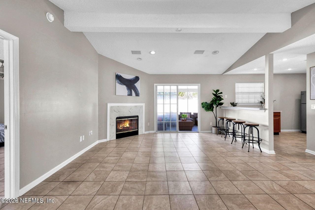 12967 Canyon Creek Trl S - Photo 6 of 32
