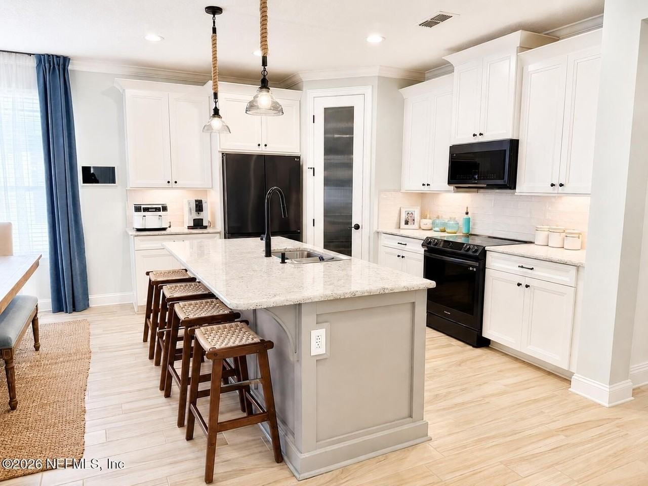 157 Coosaw Ct - Photo 6 of 47