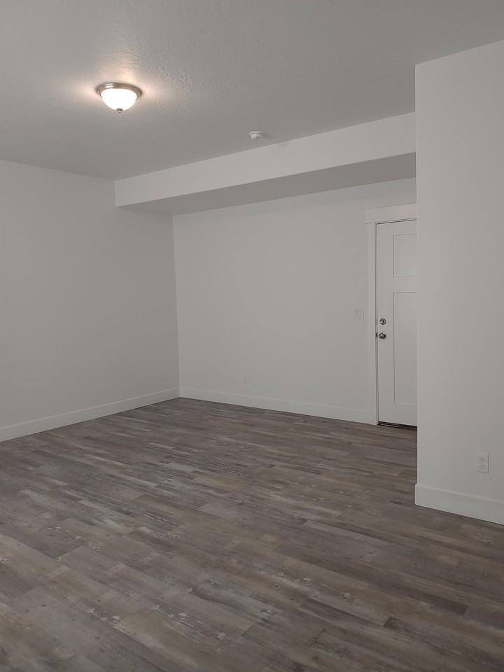 1335 E 1590 N #1 - Photo 3 of 43