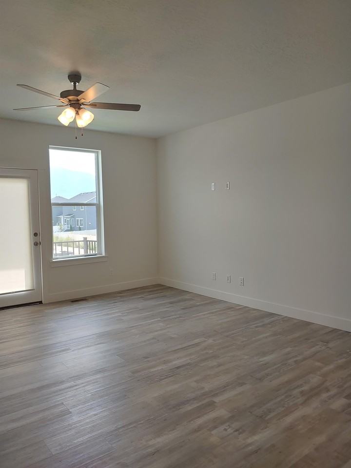1335 E 1590 N #1 - Photo 6 of 43