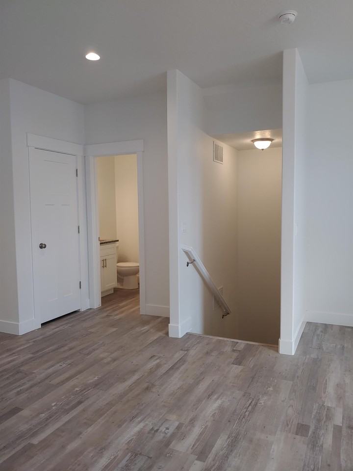 1335 E 1590 N #1 - Photo 7 of 43