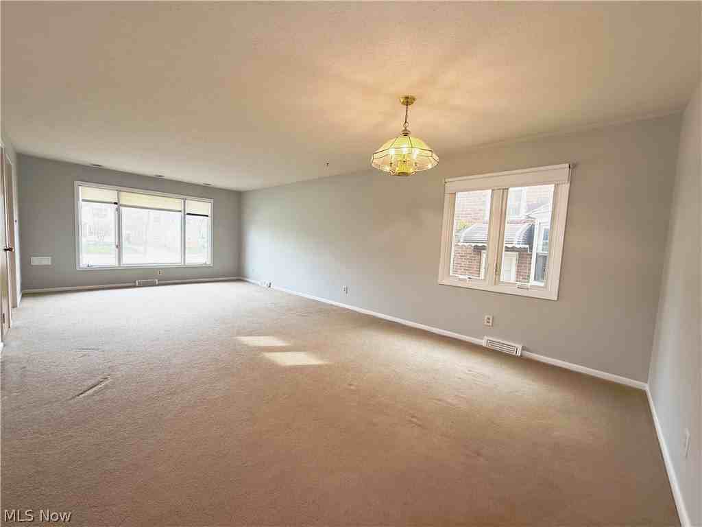 13630 Cedar Rd - Photo 6 of 21